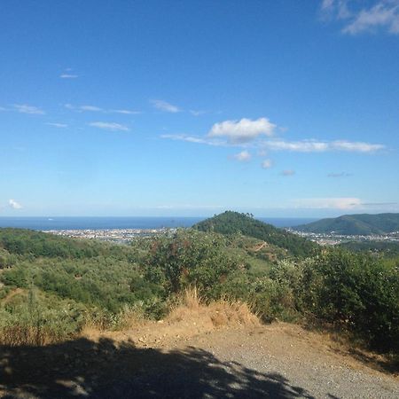 Gli Angeli Agriturismo Villa Cisano sul Neva Luaran gambar