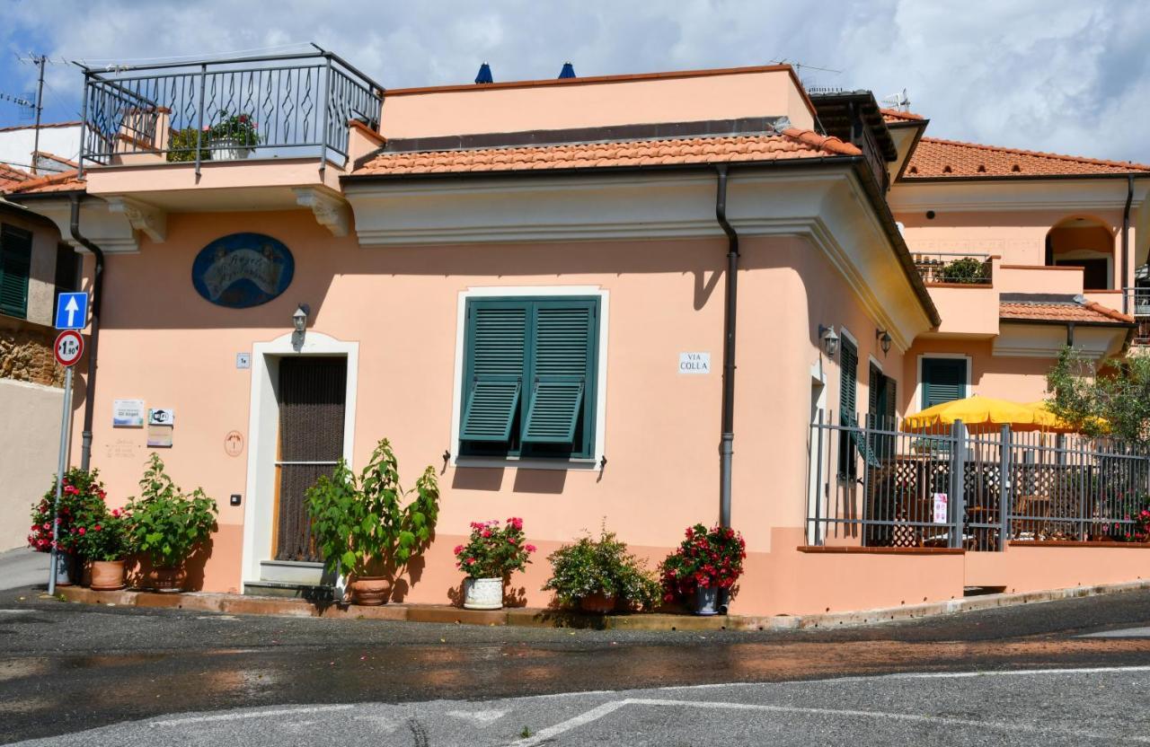 Gli Angeli Agriturismo Villa Cisano sul Neva Luaran gambar