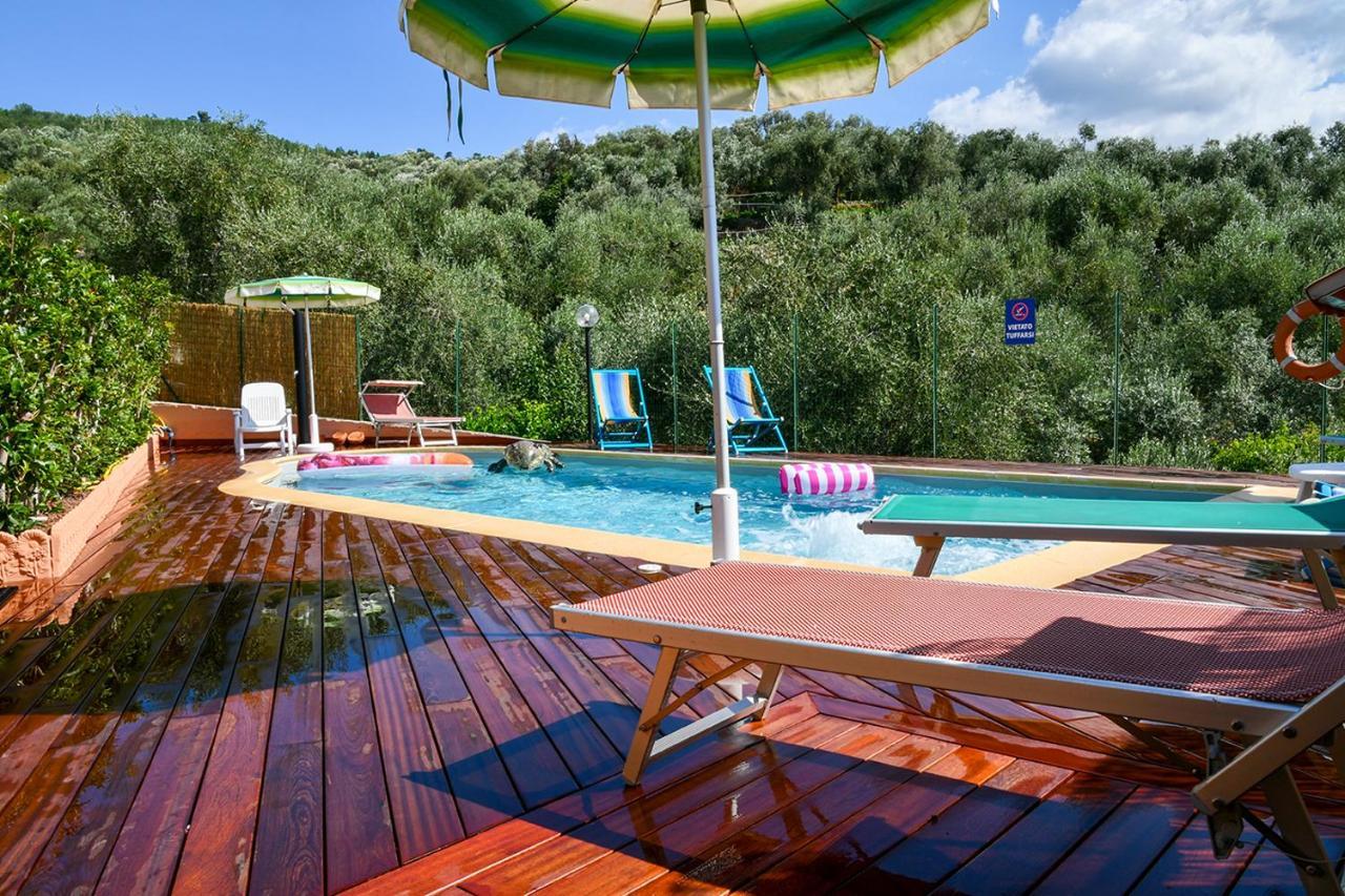 Gli Angeli Agriturismo Villa Cisano sul Neva Luaran gambar