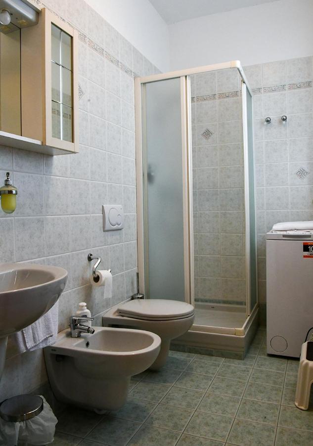 Gli Angeli Agriturismo Villa Cisano sul Neva Luaran gambar