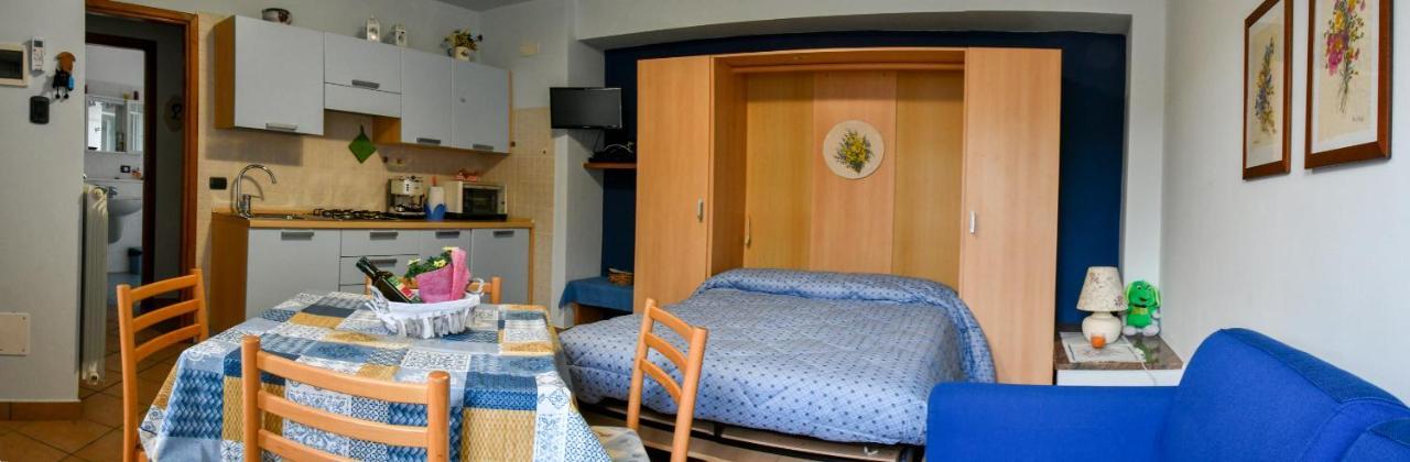 Gli Angeli Agriturismo Villa Cisano sul Neva Luaran gambar