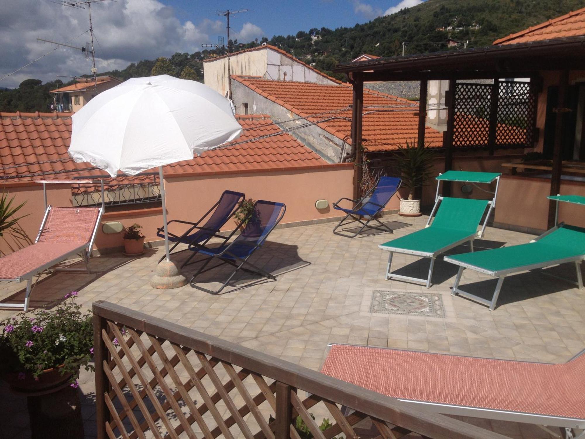 Gli Angeli Agriturismo Villa Cisano sul Neva Luaran gambar